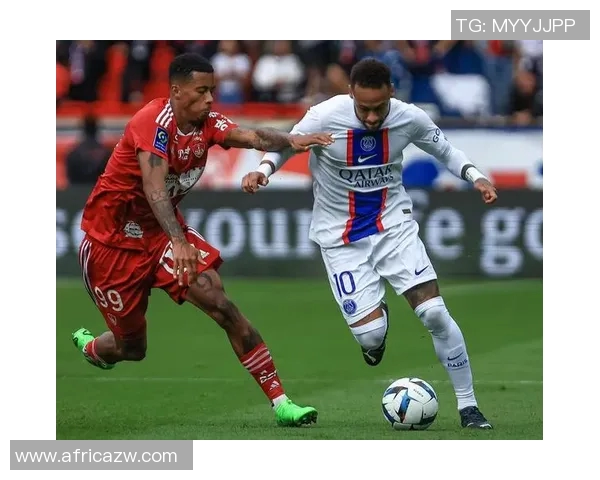 巴黎圣日耳曼队再创辉煌：内马尔助力，击败里尔队夺取法甲联赛冠军