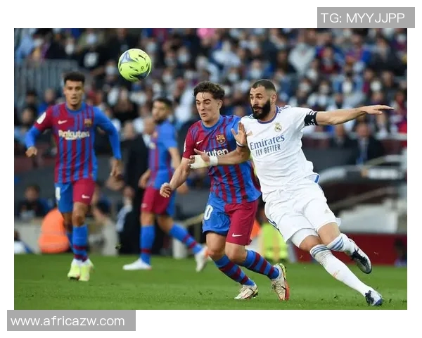 巴塞罗那对阵皇家马德里:西班牙足坛最强对决即将上演 巴塞罗那对阵皇家马德里:西班牙足坛最强对决即将上演