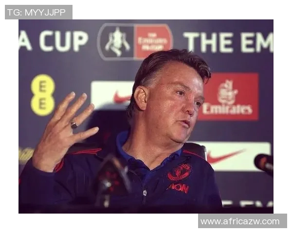 范加尔透露曼联主力中场恢复训练:或将出战下一场比赛 范加尔透露曼联主力中场恢复训练:或将出战下一场比赛