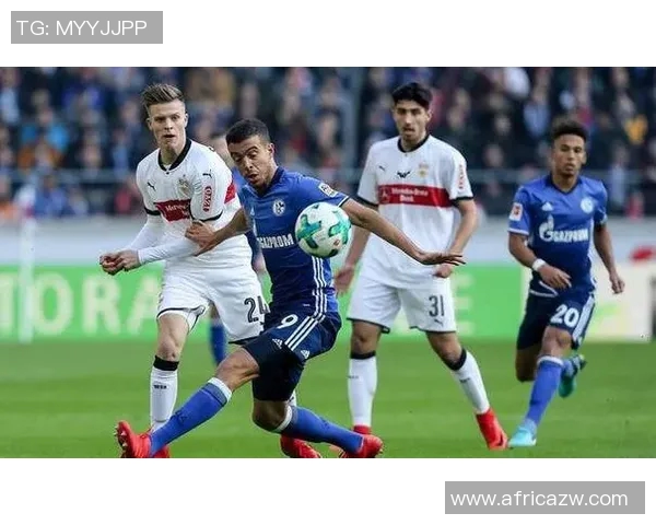 利物浦小组出线悬念大！沙尔克04主场力克曼城夺得关键胜利